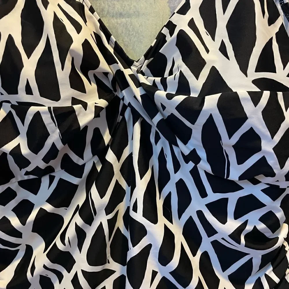 Contour Black and White size 20 gorgeous One Piece Swimsuit